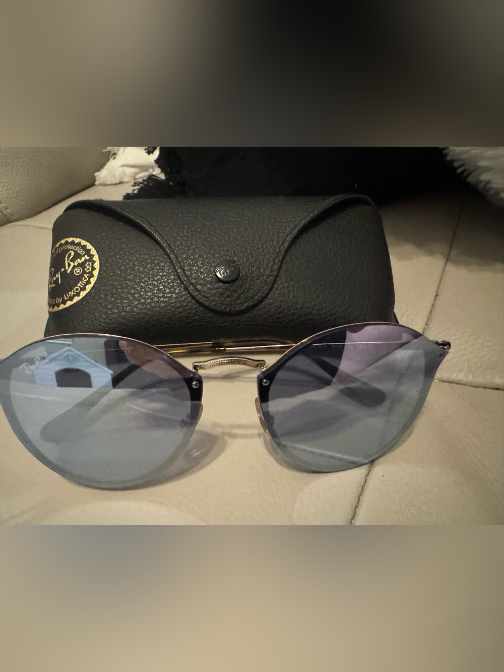 Authentic Ray-Ban Women's Round Sunglasses with Blue Mirror Gradient Lenses